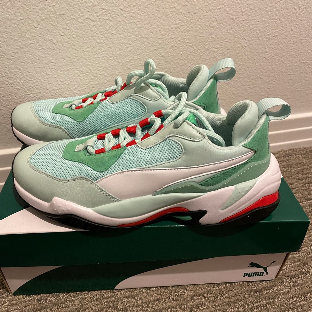 Puma sneaker Thunder Spectra size 8.5 color fair aqua Irish vert